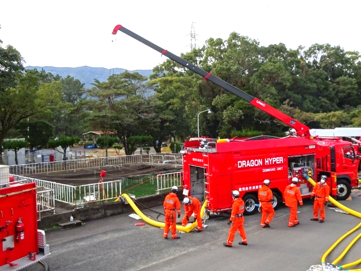 写真：市消防局合同訓練